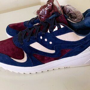 Size 11 mens -Saucony Grid 8000 Navy/white brand new